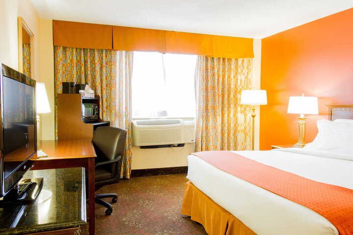 Room 33 of 79