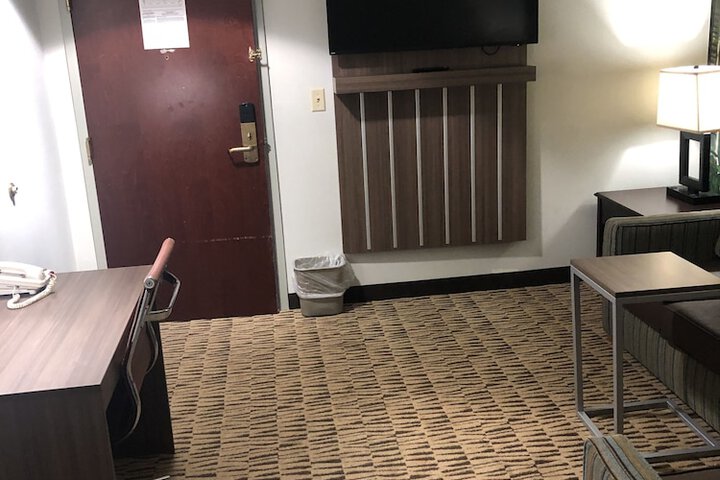 Room 24 of 46