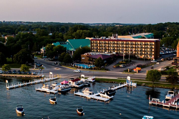 Harbor Shores on Lake Geneva