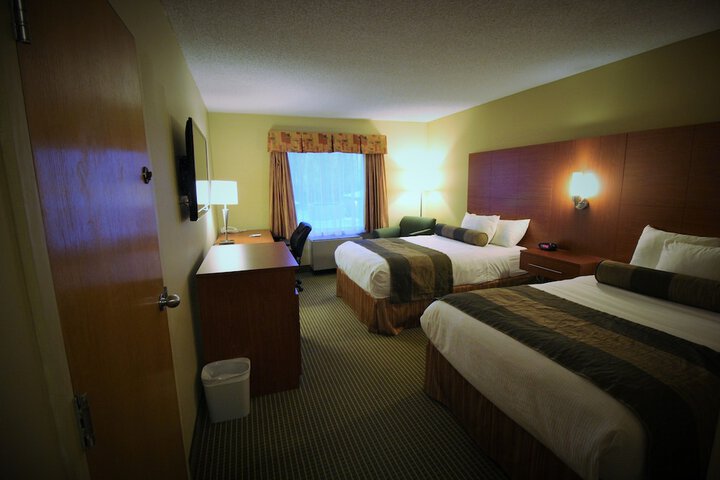 Room 13 of 108