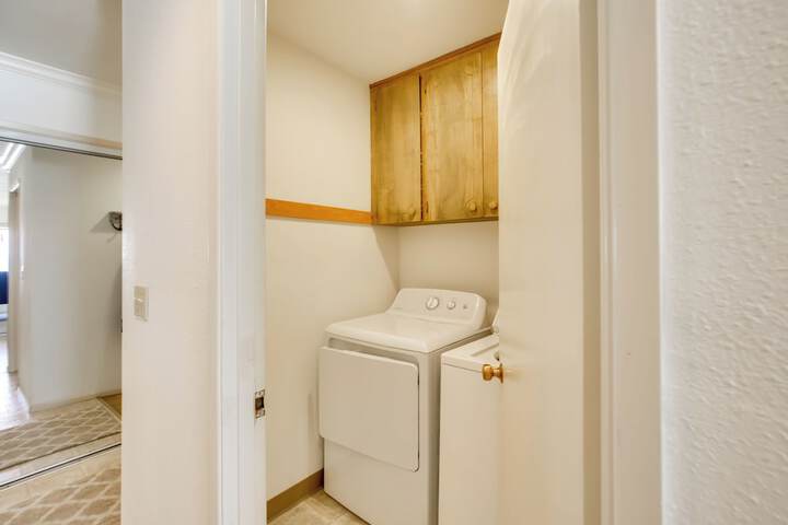 Lincoln City Vacation Rental w / Pool & Ocean Views