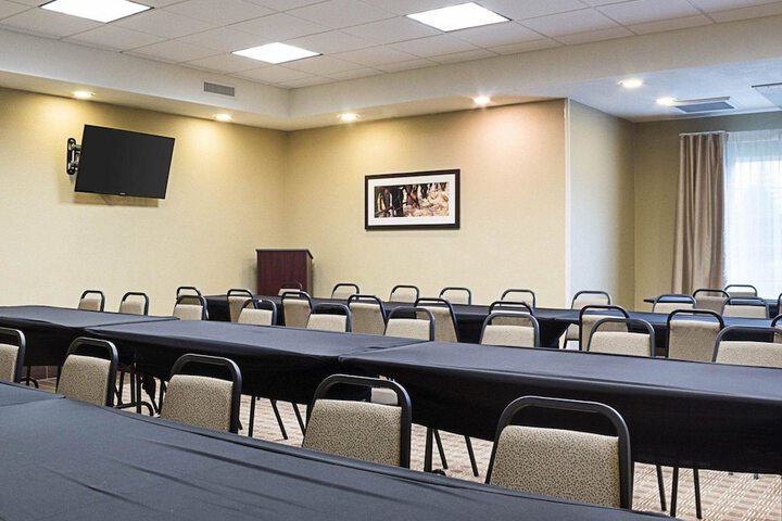 Comfort Suites Minot South