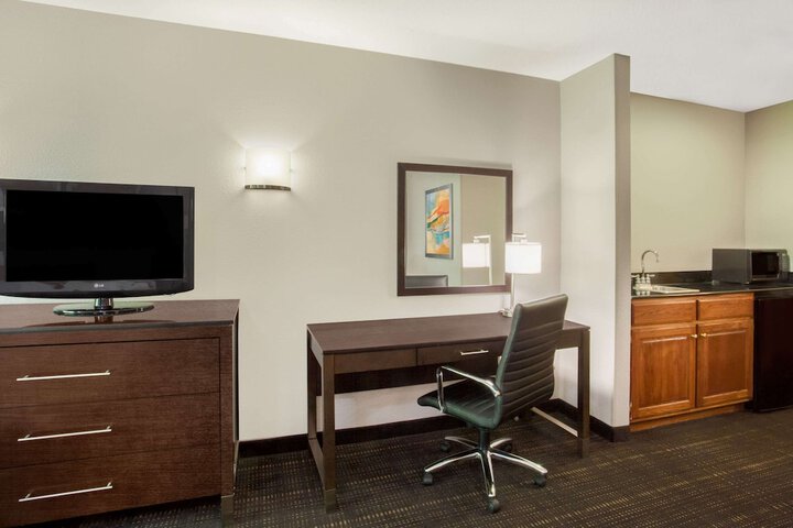 Room 13 of 29