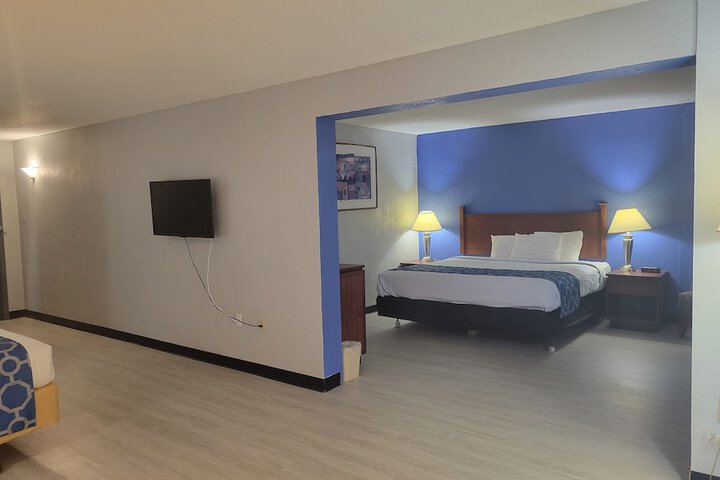 Room 26 of 40