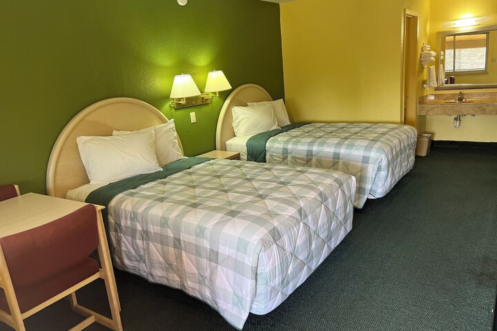 Room 16 of 16