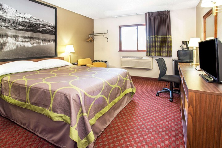 Room 7 of 13