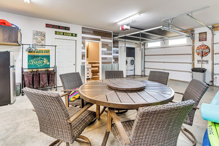 Lakefront Gem: Grills & Fire Pit in Dent