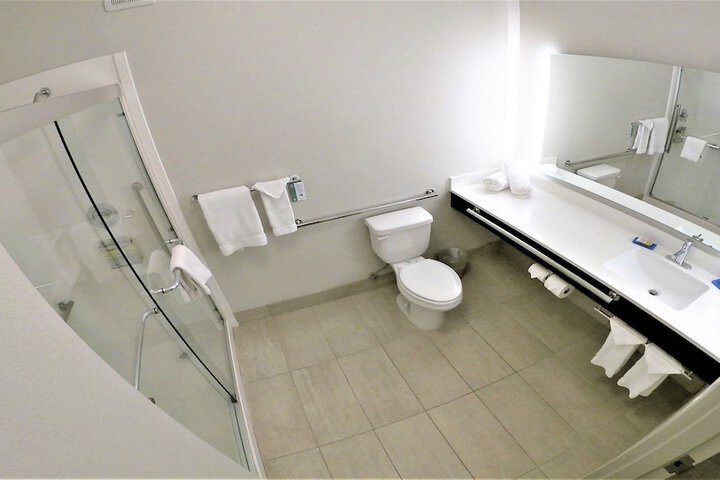 Room 42 of 65