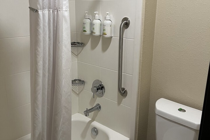 Room 4 of 29