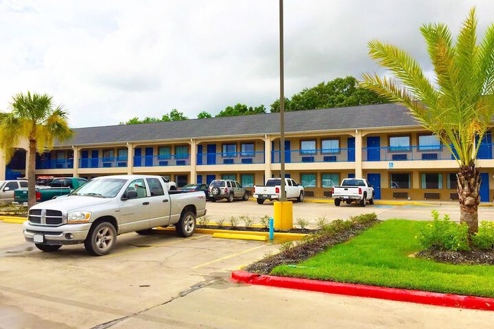 Americas Best Value Inn & Suites Mont Belvieu Houston