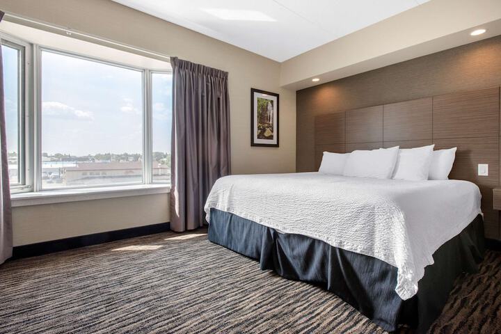 Room 32 of 52