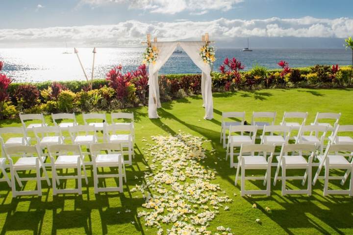Royal Lahaina Resort & Bungalows