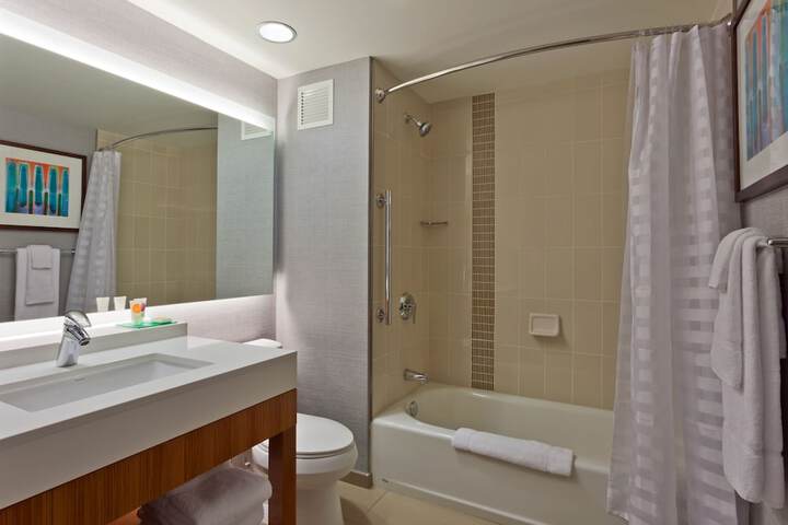 Room 15 of 38