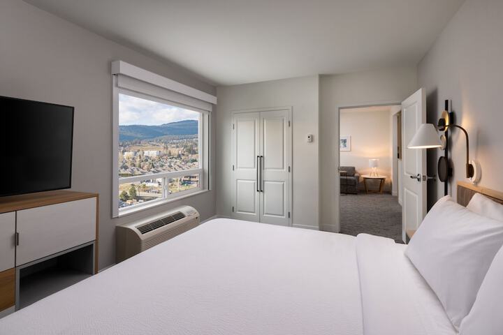 Room 19 of 34