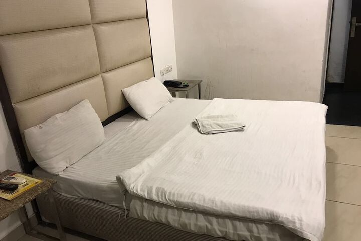 Room 7 of 22