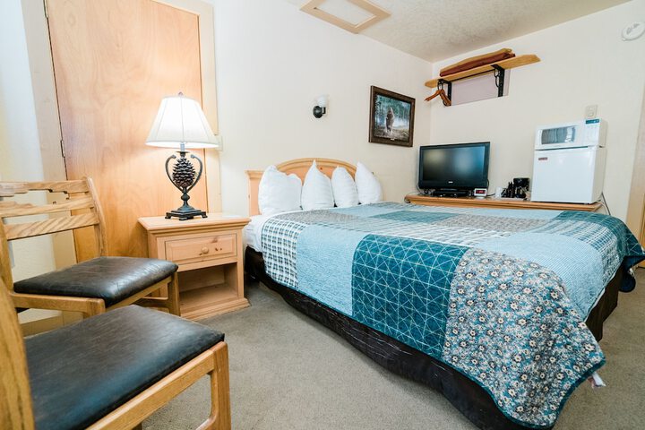 Room 6 of 18