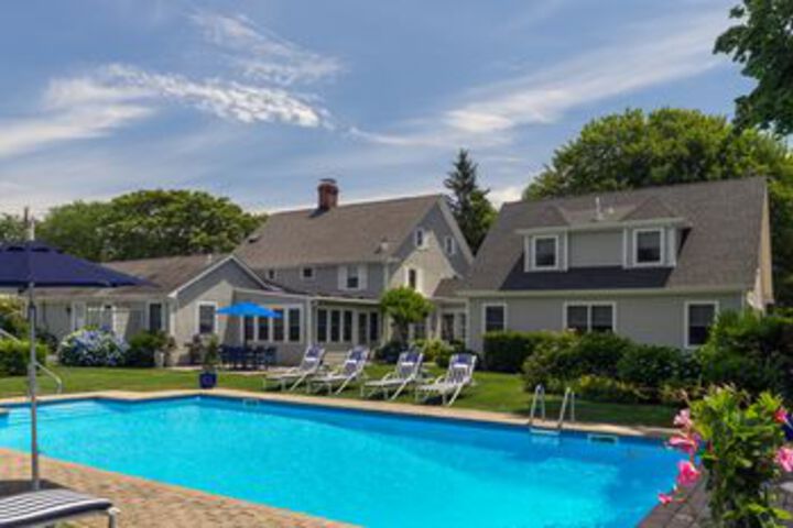 White Fences Inn