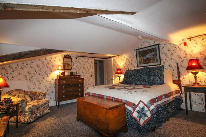 Room 28 of 66