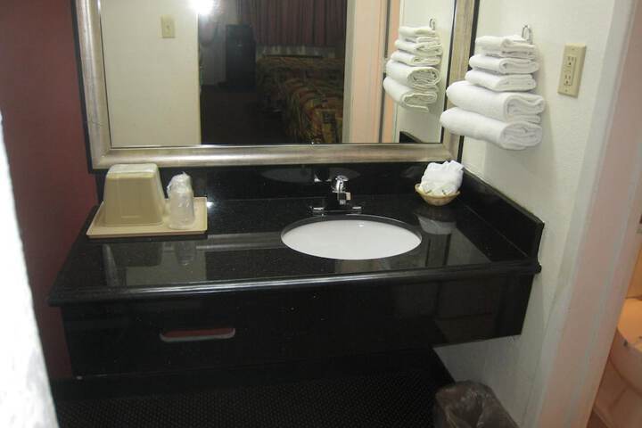 Room 17 of 23