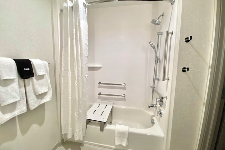 Holiday Inn Express & Suites Elyria by IHG