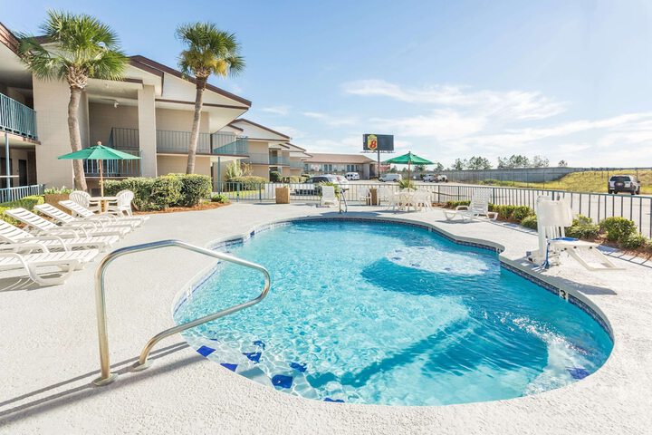 Pool 3 of 21