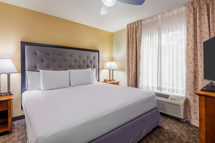 Room 10 of 29