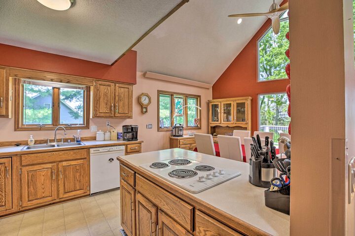 Lake Cumberland Home w / Deck + Water Access!