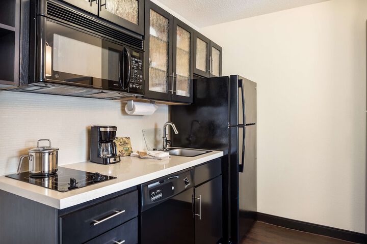 Sonesta Simply Suites Cleveland North Olmsted Airport