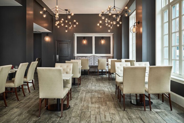 Redmont Hotel Birmingham Curio Collection by Hilton