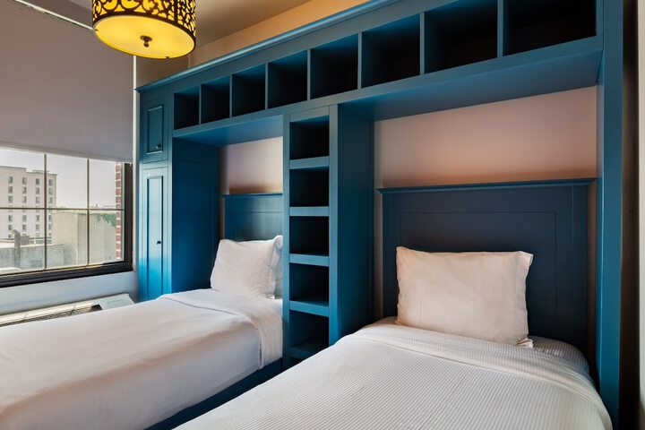 Room 9 of 31