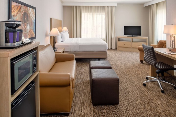 DoubleTree by Hilton Olympia Downtown Capitol District