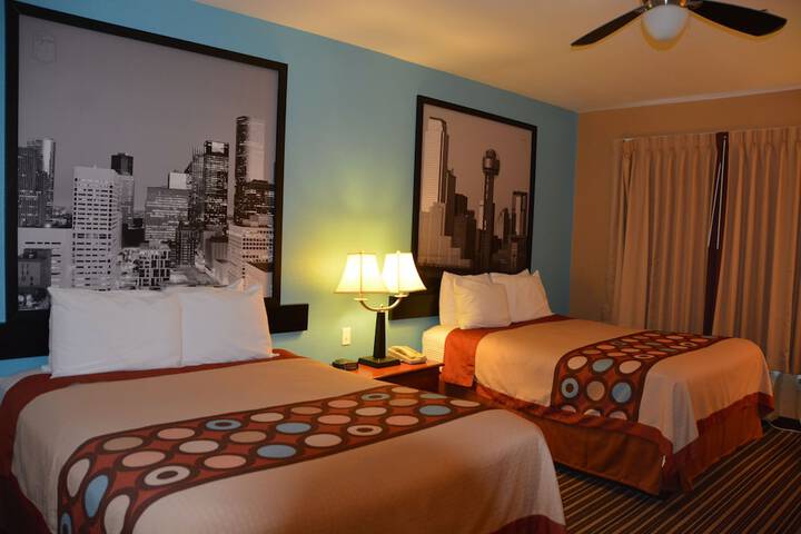 Super 8 by Wyndham Austin / Airport South