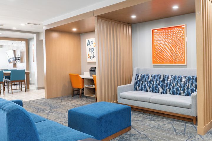 Holiday Inn Express Hotel & Suites ANDERSON NORTH by IHG