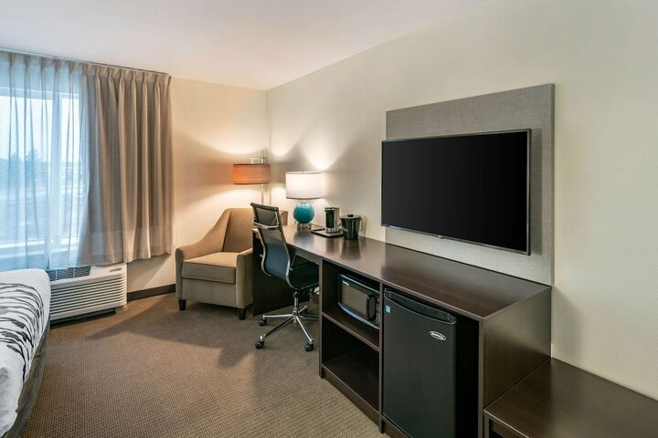 Room 16 of 37