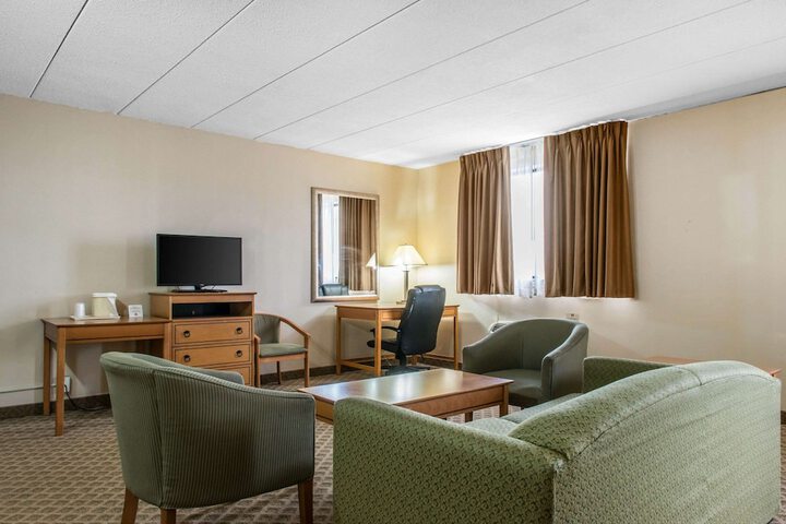 Quality Inn & Suites Fairview - Erie