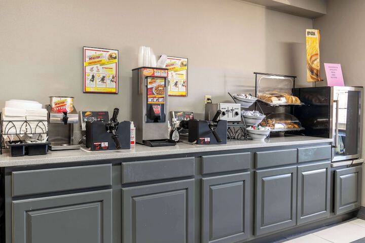Breakfast/Coffee Service 35 of 39