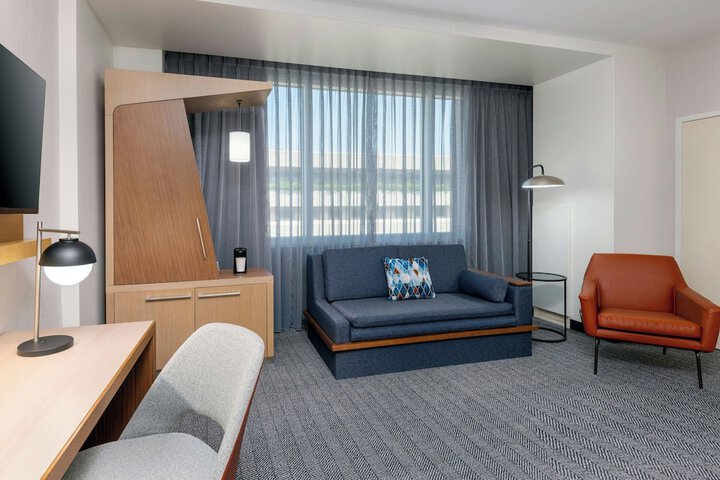Room 35 of 53