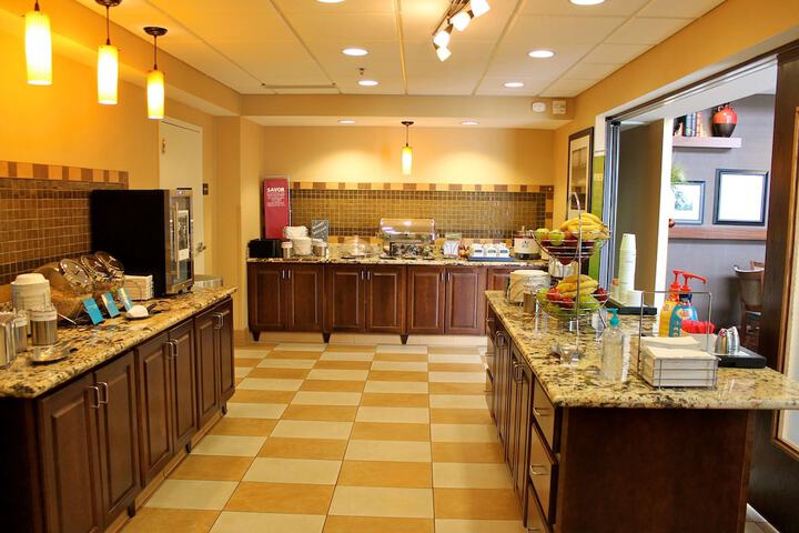 Hampton Inn & Suites Watertown