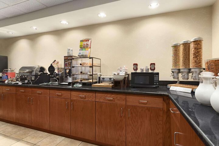 Breakfast/Coffee Service 40 of 45