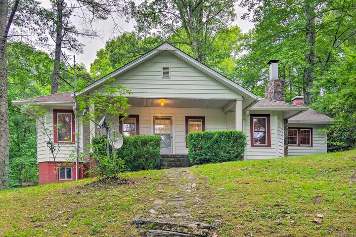 Rustic Linville Falls Cottage w / Fire Pit!