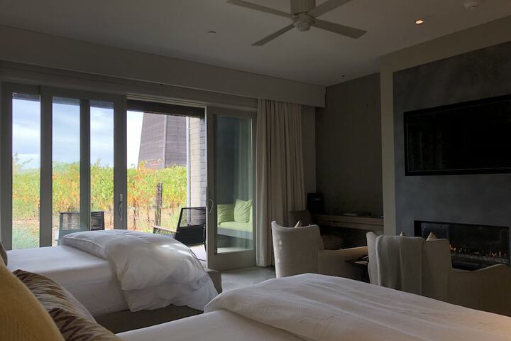 SENZA Hotel
