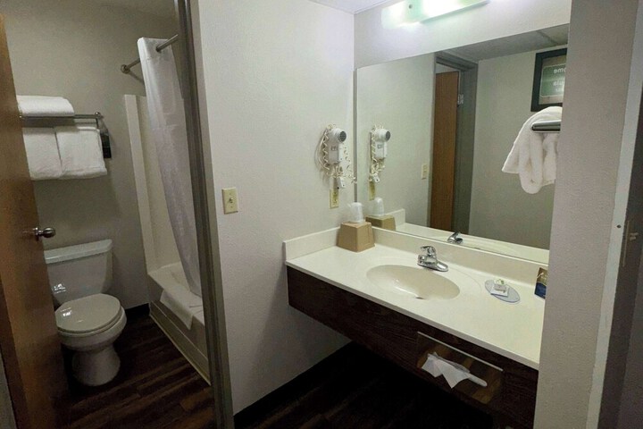 Room 36 of 39