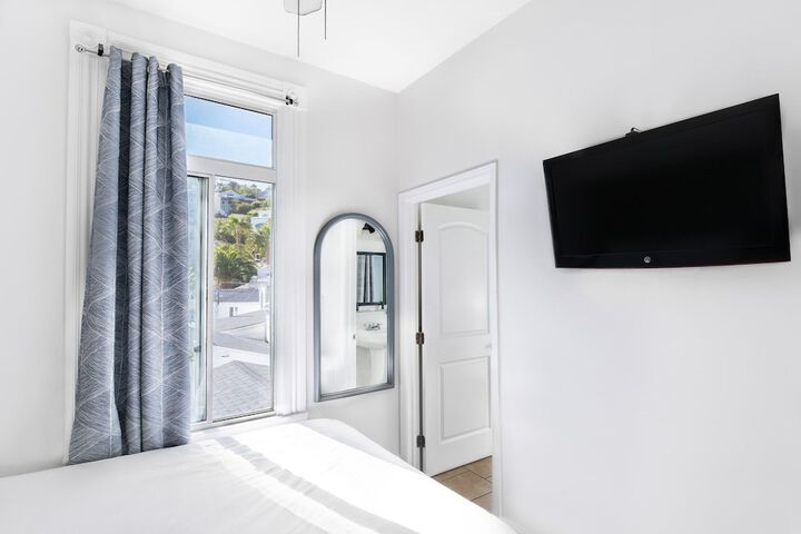 Room 42 of 55