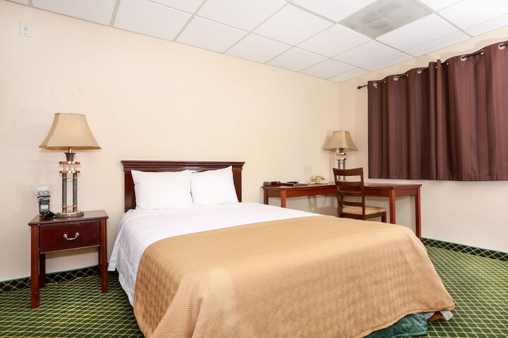 Room 17 of 35