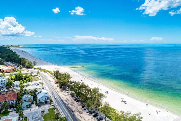 AMI Lighthouse Cottage-one Minute Walk To The Beach-keyless Locks