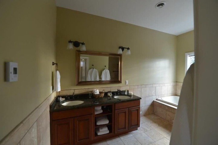 Room 16 of 20