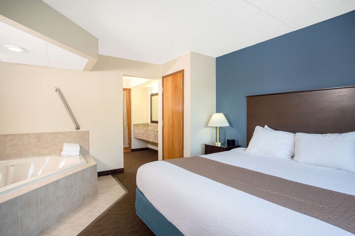 Room 14 of 26
