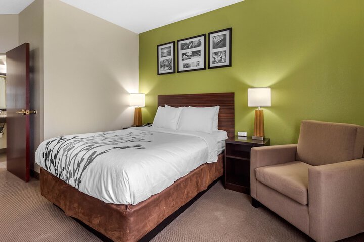 Room 21 of 38