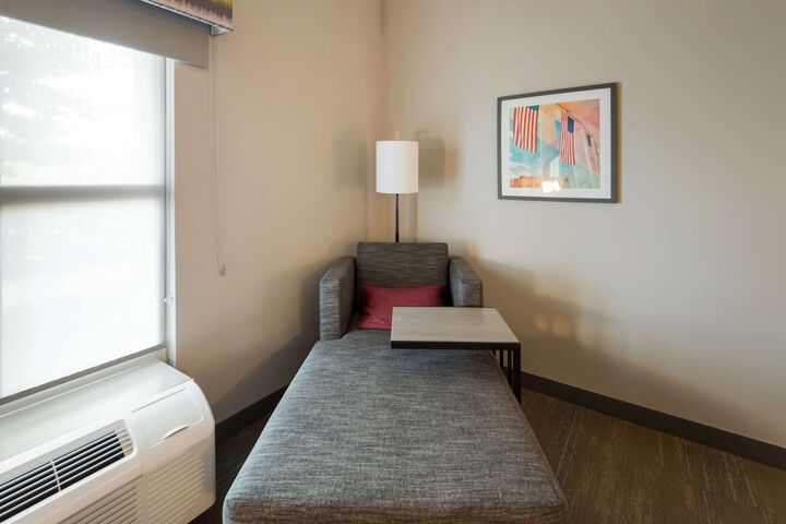Hampton Inn & Suites Fredericksburg-at Celebrate Virginia