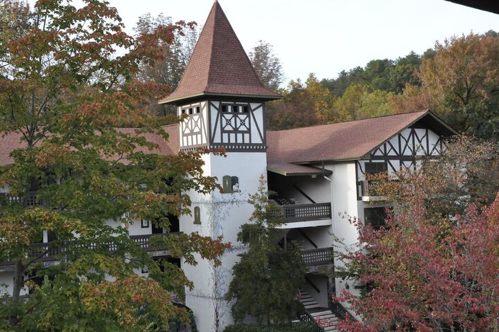 Helendorf River Inn Suites & Conference Center